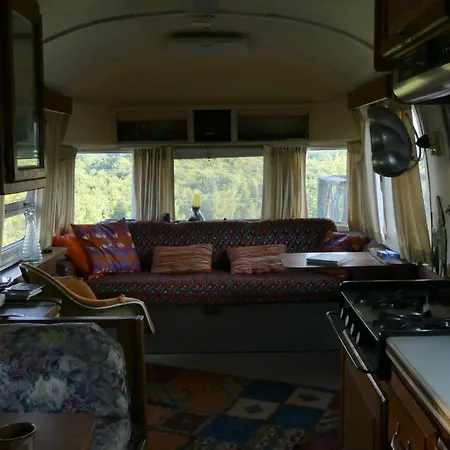 Belrepayre Airstream Glamping Alojamento de Acomodação e Pequeno-almoço *