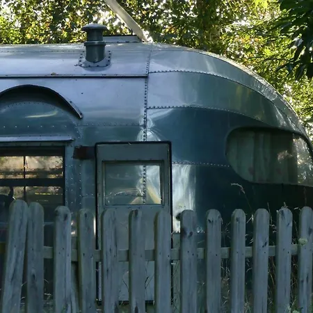 Alojamento de Acomodação e Pequeno-almoço Belrepayre Airstream Glamping *