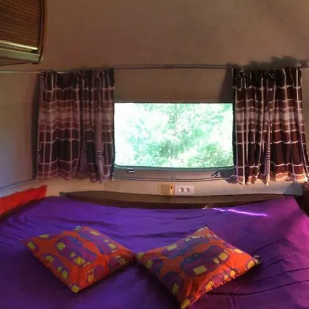 Alojamento de Acomodação e Pequeno-almoço Belrepayre Airstream Glamping *