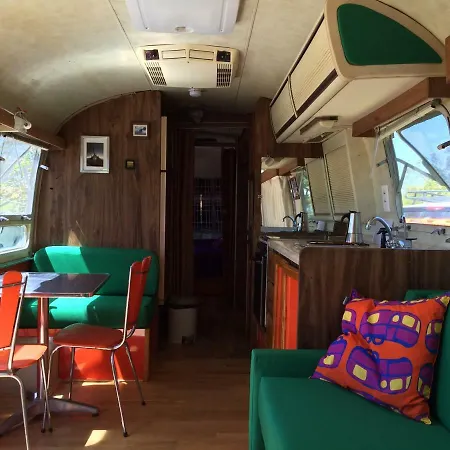Alojamento de Acomodação e Pequeno-almoço Belrepayre Airstream Glamping Manses