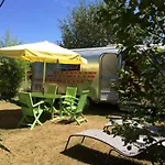 Bed and breakfast Belrepayre Airstream Camp