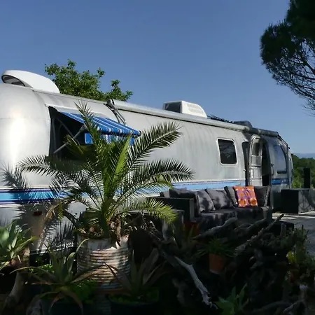 Belrepayre Airstream Glamping Couette-café