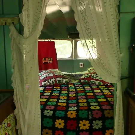 Belrepayre Airstream Glamping * Manses