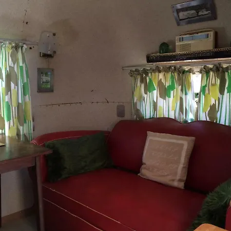 Couette-café Belrepayre Airstream Glamping Manses