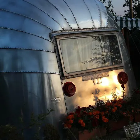 Belrepayre Airstream Camp Bed and breakfast