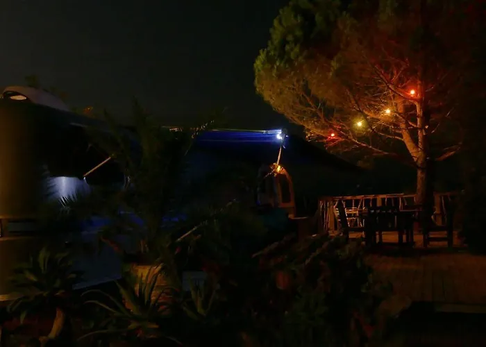 Nocleg ze śniadaniem Belrepayre Airstream Glamping