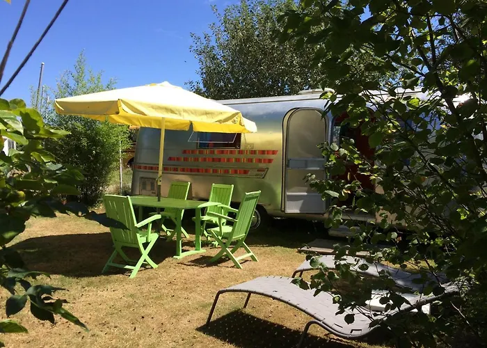 Nocleg ze śniadaniem Belrepayre Airstream Glamping