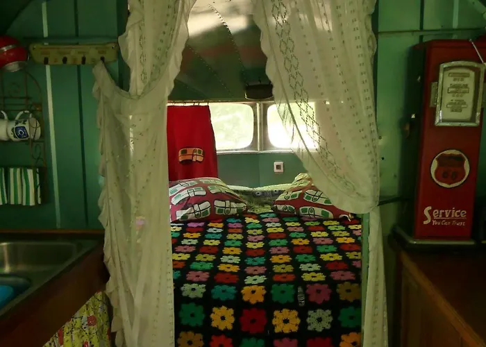 Belrepayre Airstream Glamping * Manses