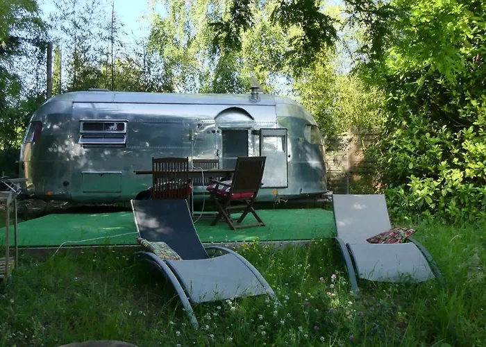 Nocleg ze śniadaniem Belrepayre Airstream Glamping Manses