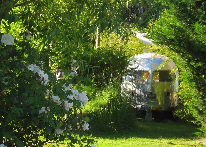 Belrepayre Airstream Glamping * Manses