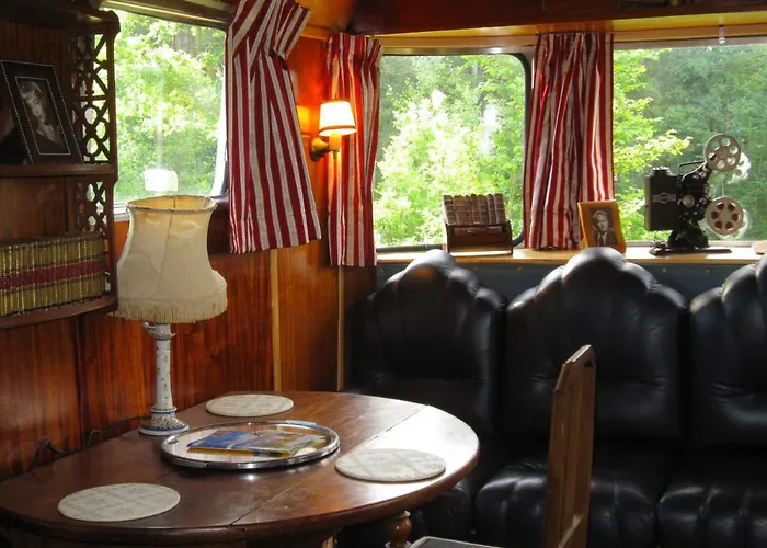 Nocleg ze śniadaniem Belrepayre Airstream Glamping *