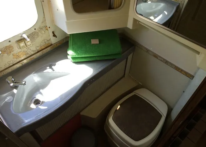 Nocleg ze śniadaniem Belrepayre Airstream Glamping *