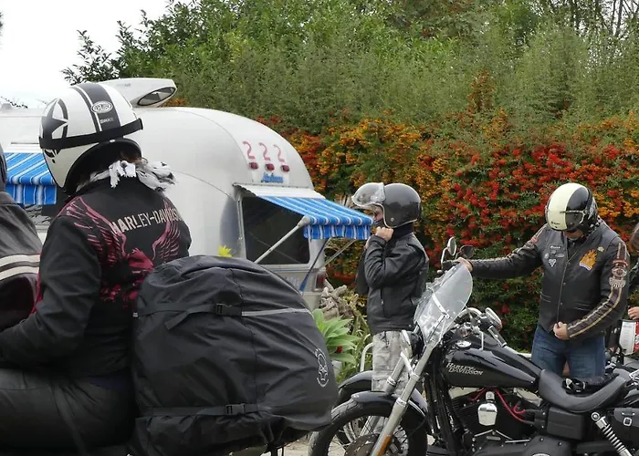 Belrepayre Airstream Glamping Nocleg ze śniadaniem *